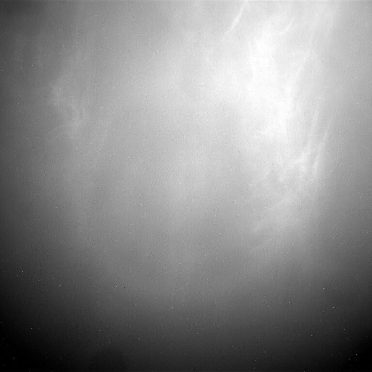 Curiosity rover captures clouds on Mars as new year begins