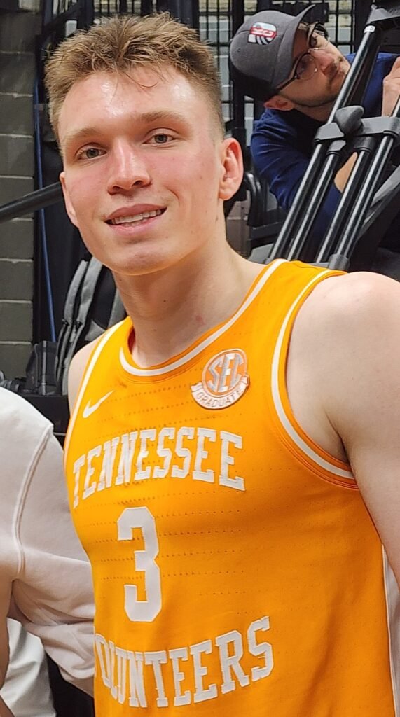 Lakers waive former first-round pick Dalton Knecht