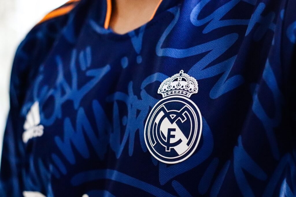 PSG reveals special-edition NFL jersey for Paris game